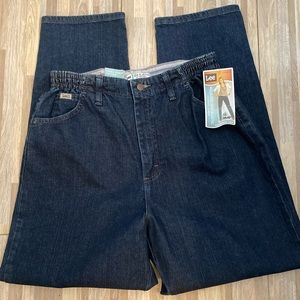 Lee Stretch relaxed fit tapered leg with side elastic denim jeans size 12 short